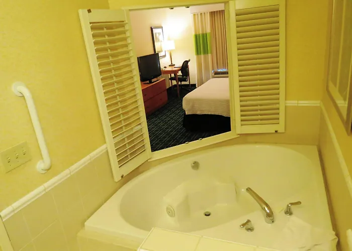 Hotel Fairfield & Rend Mount Vernon